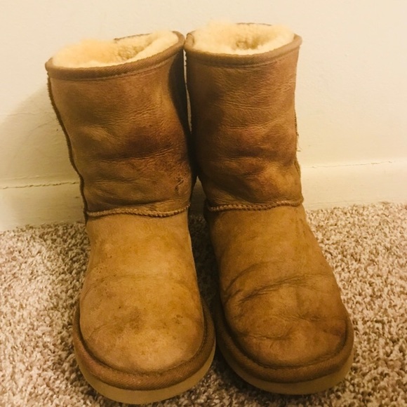 UGG Shoes - UGG Woman’s Short Boots Size 7